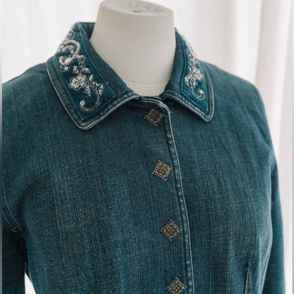Western style beaded denim jacket - Picture 2 of 9